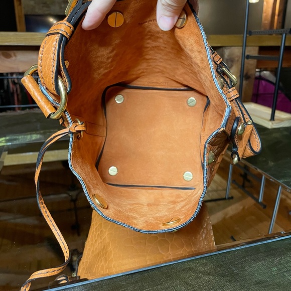 Christian Dior orange embossed leather handbag with pouch - Picture 7 of 16